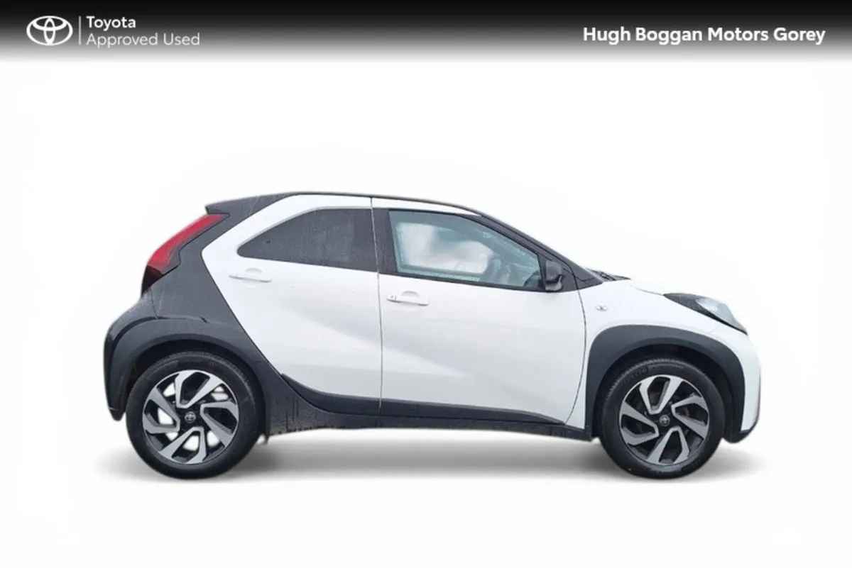 Toyota Aygo X 1.0 DESIGN S-CVT 4DR AUTO - Image 3