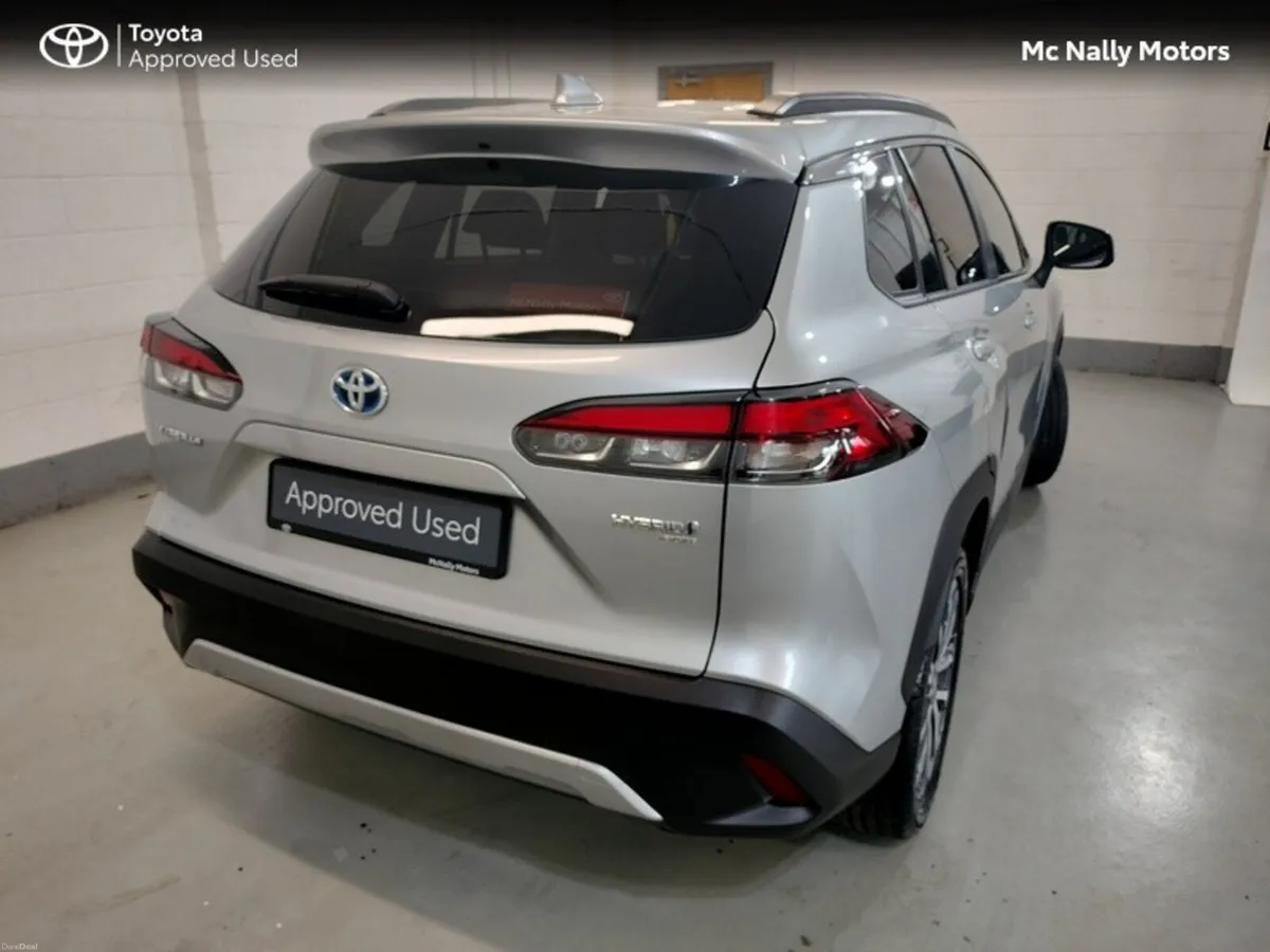 Toyota Corolla Cross HYBRID SPORT - Image 3