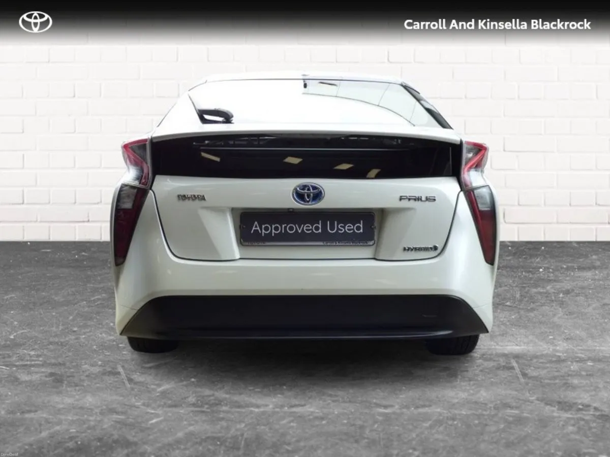 Toyota Prius Hybrid Luxury - Image 4