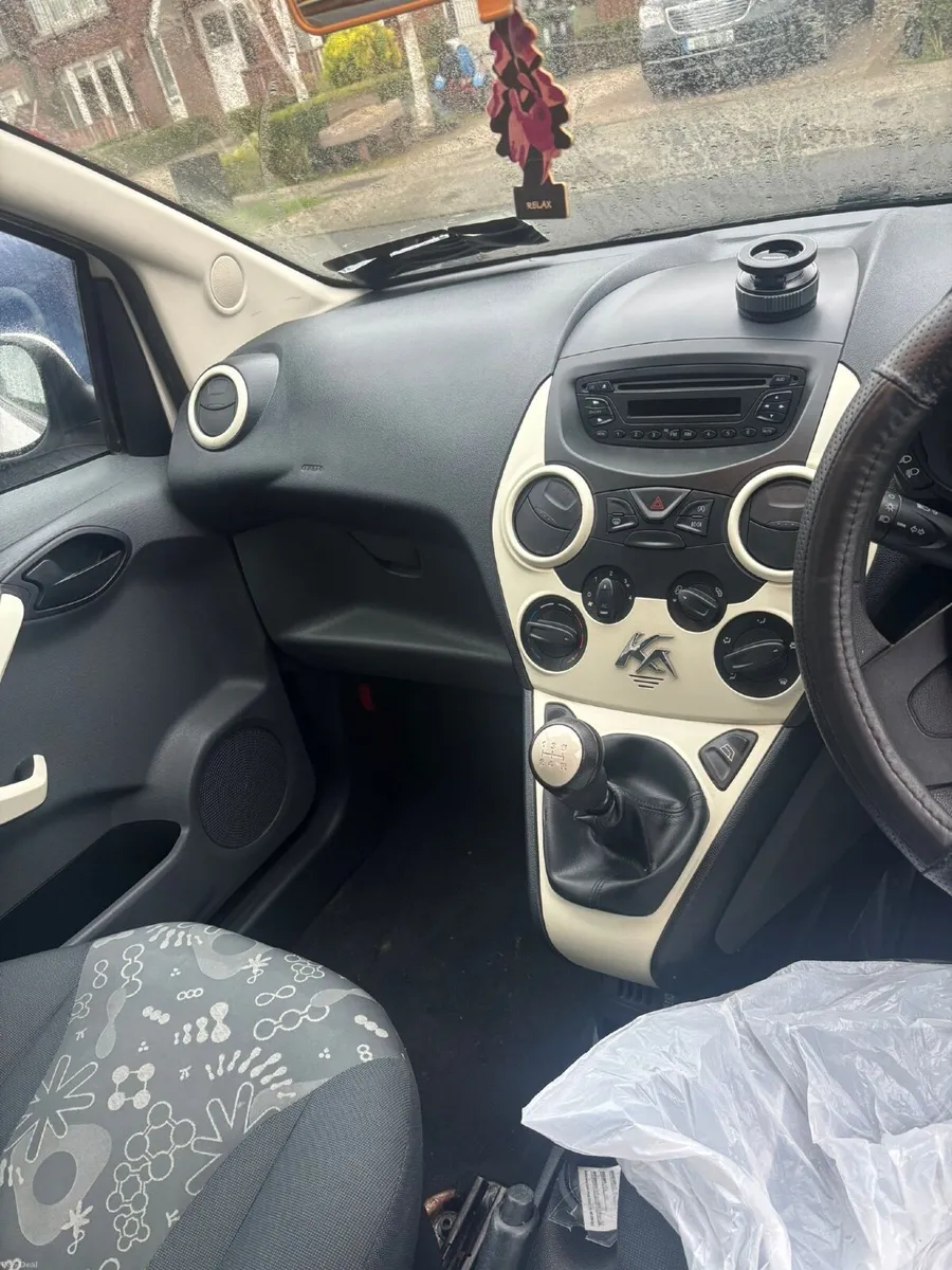 Ford KA 2014 - Image 2