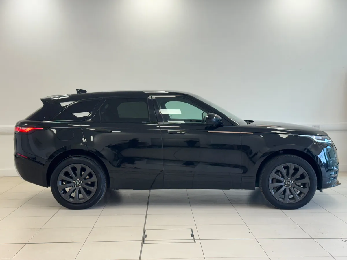 Land Rover Range Rover Velar 2023 - Image 3