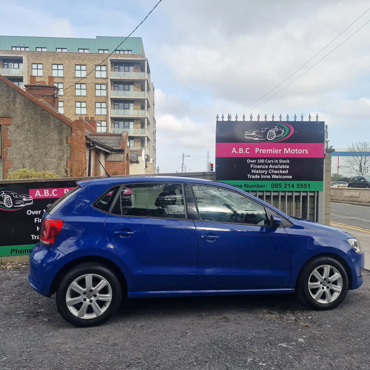 Volkswagen Polo 2012 Automatic - Image 2