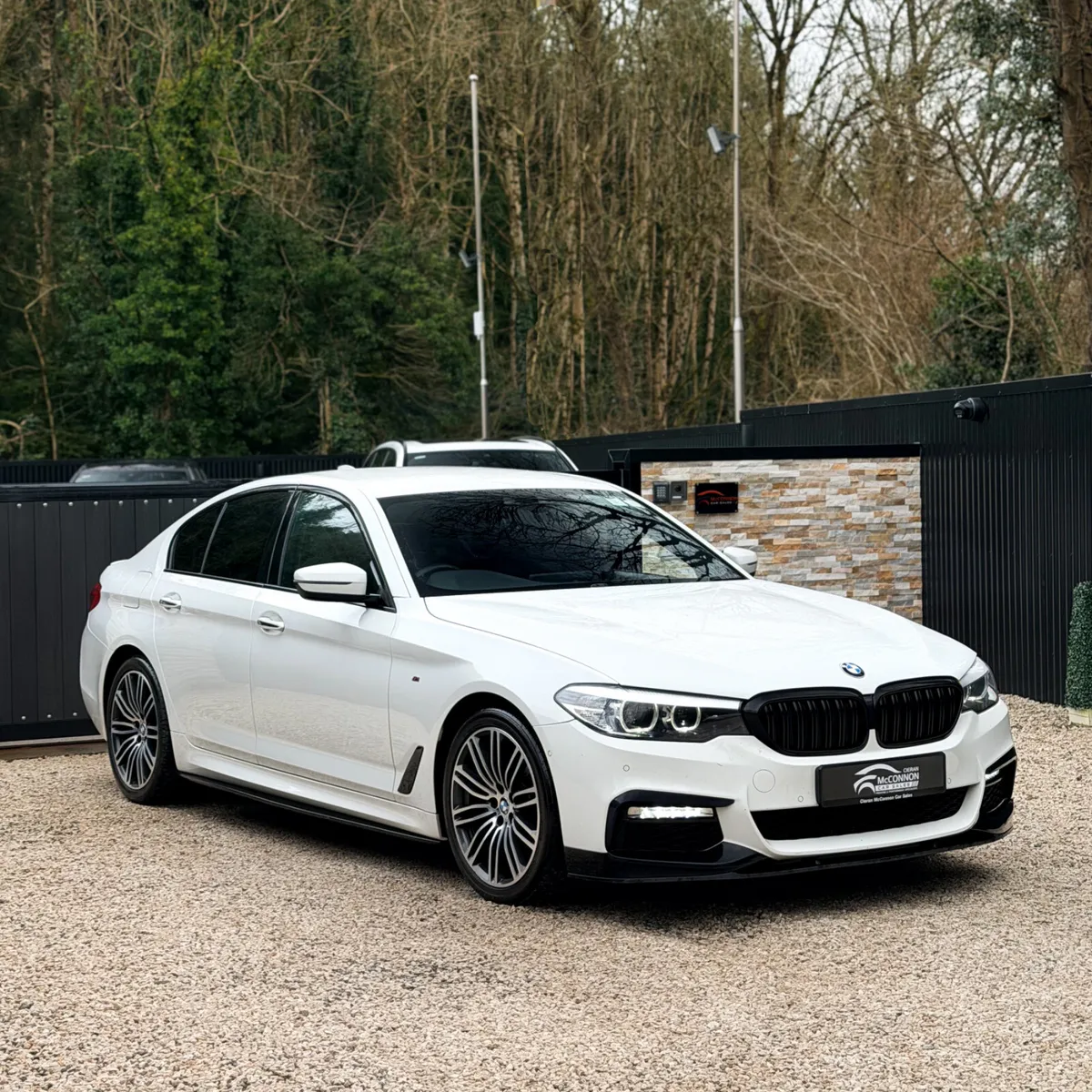 2017 (172) BMW 520D MSPORT X-DRIVE (4WD) - Image 1