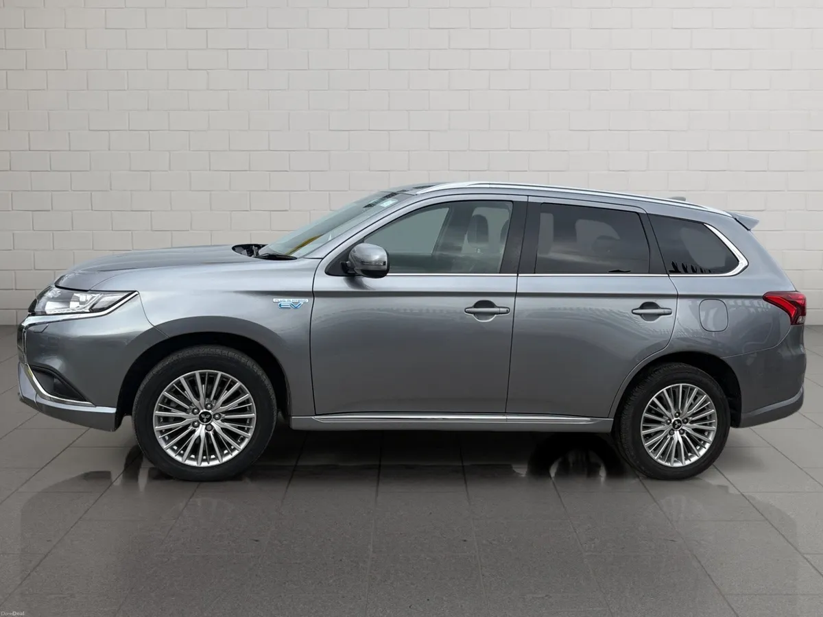 Mitsubishi Outlander 2021 - Image 3