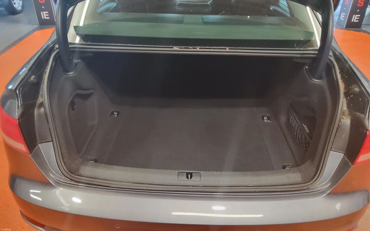 Audi A4 2017 - Image 4