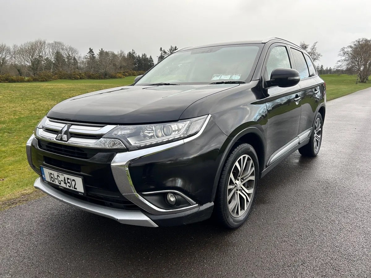 2016 Mitsubishi Outlander 4x4 Automatic 7 seats - Image 2