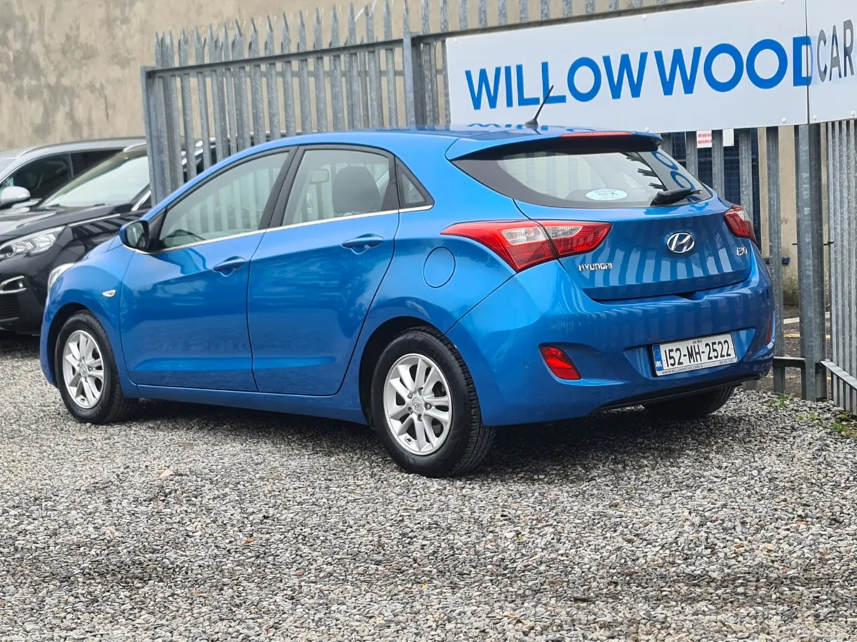 Hyundai i30 1.6crdi 5dr deluxe 2015 low miles - Image 4