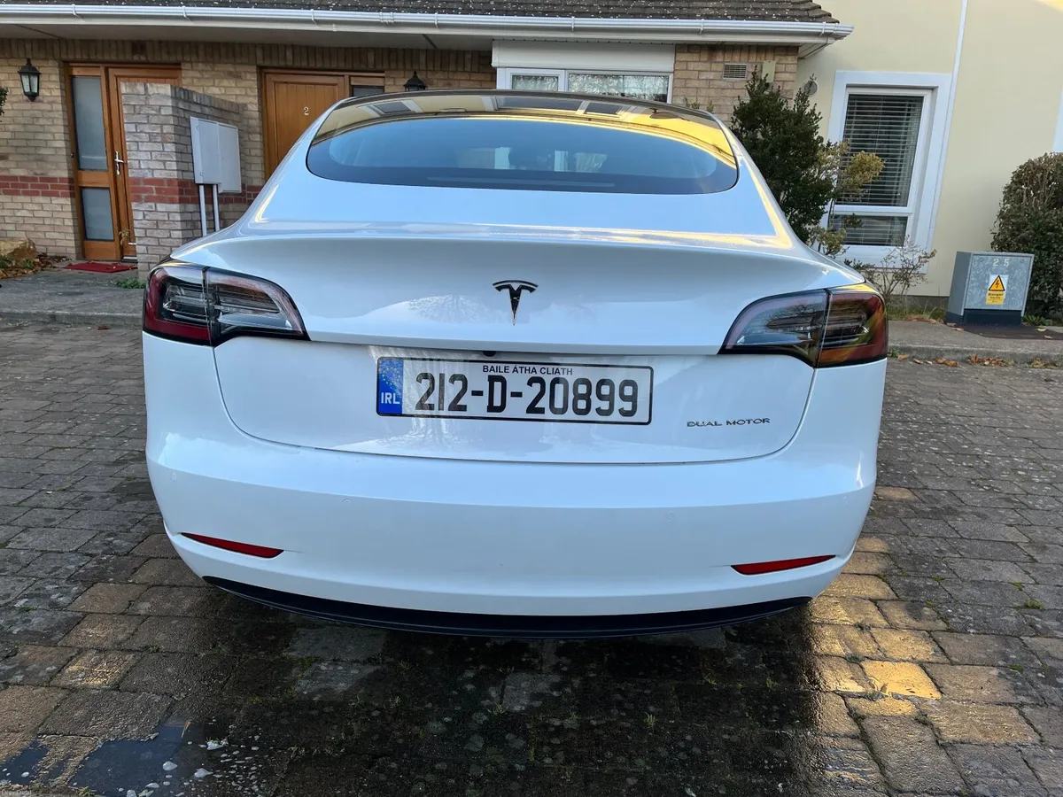 Tesla Model 3 2021 - Image 4