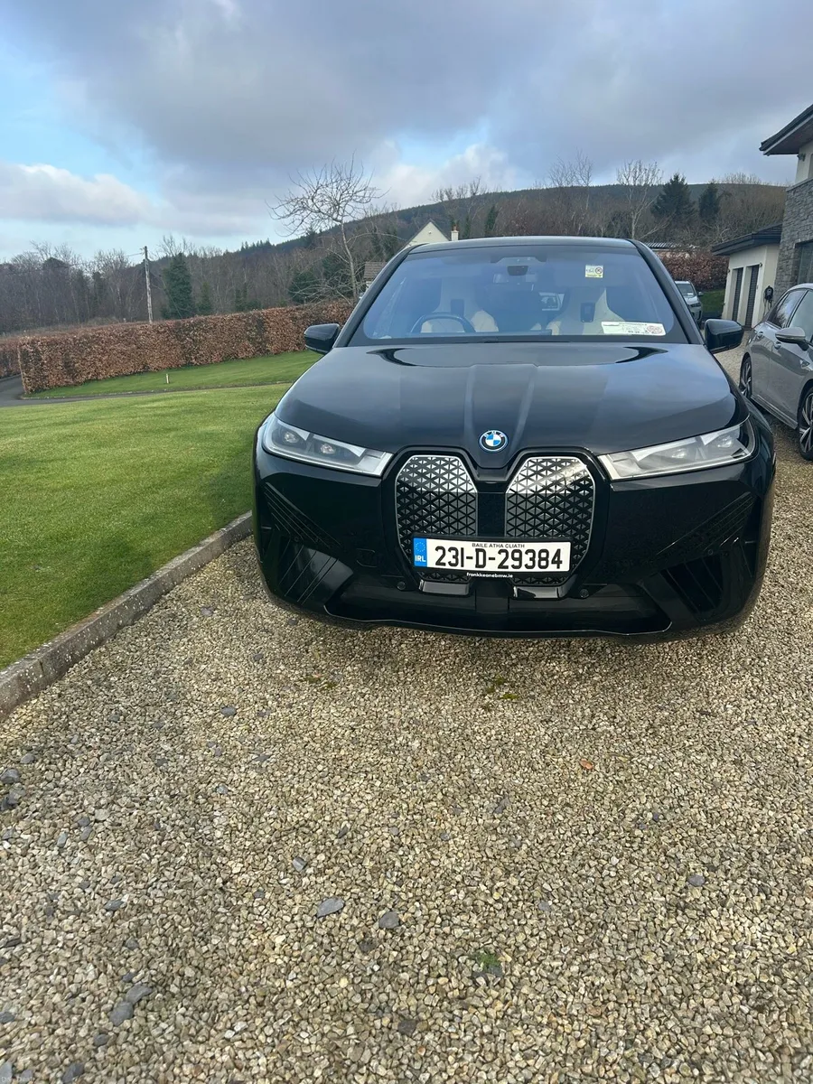 BMW IX40 - Image 1