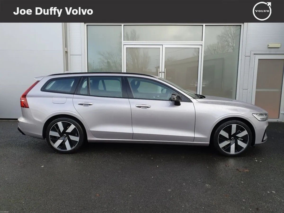 Volvo V60 T6 Plus PHEV - Image 5