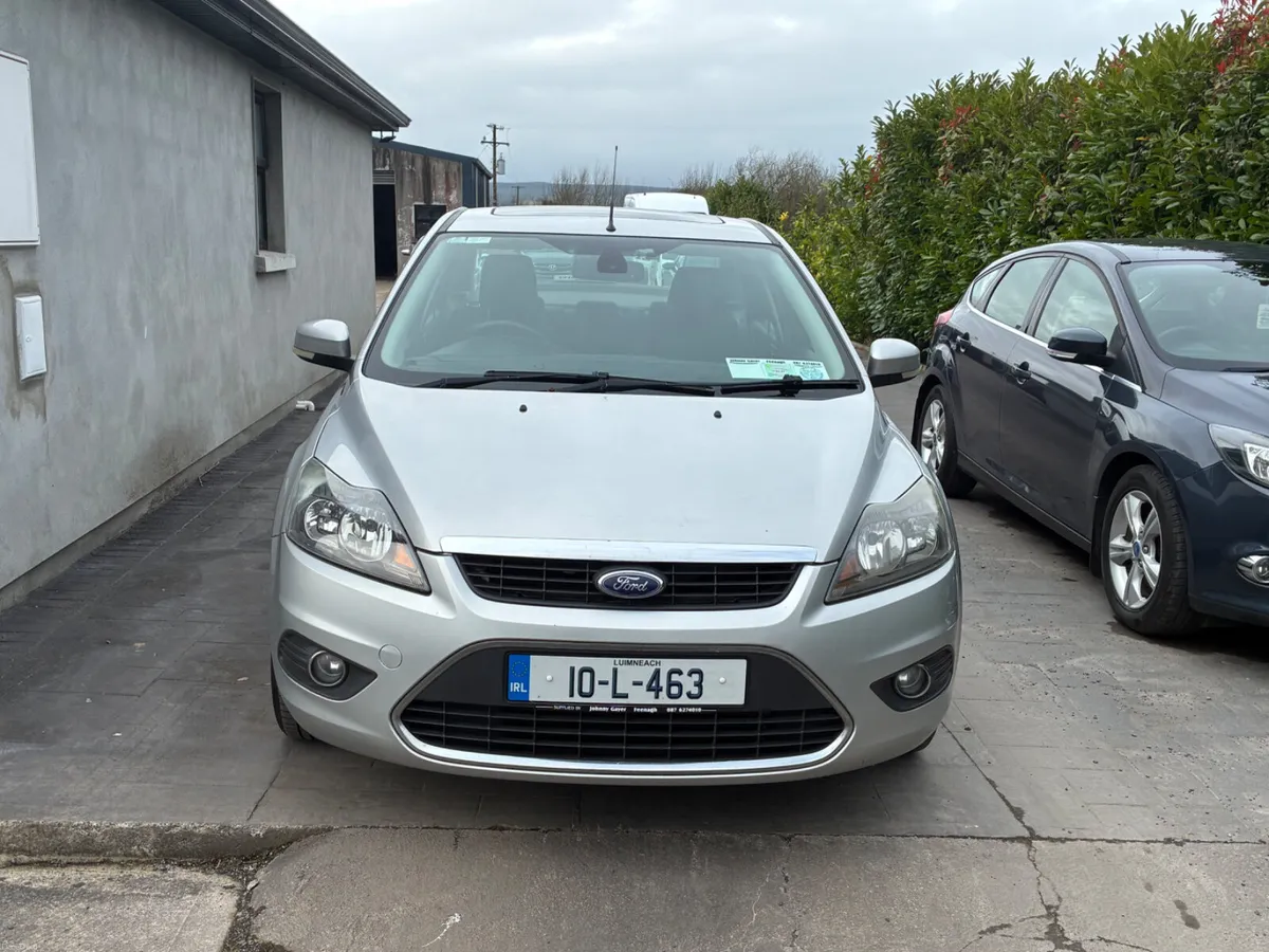 Ford Focus 2010 - Image 2