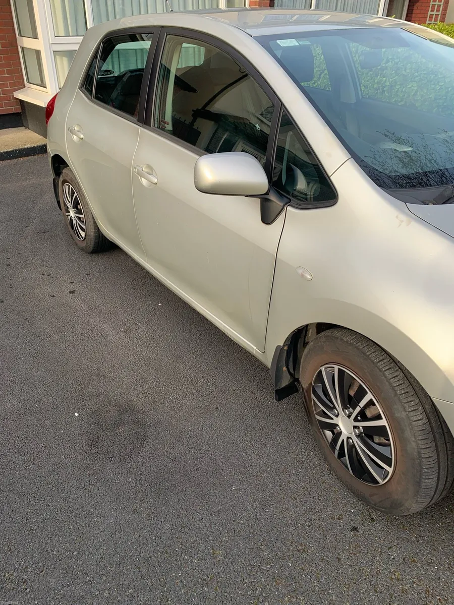 Toyota Auris 2007 Price Negotiable - Image 3
