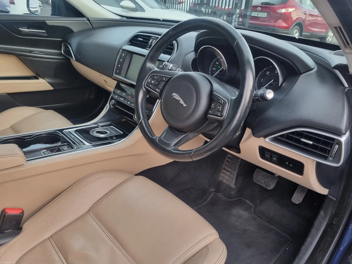 Jaguar XE 2016 - Image 5