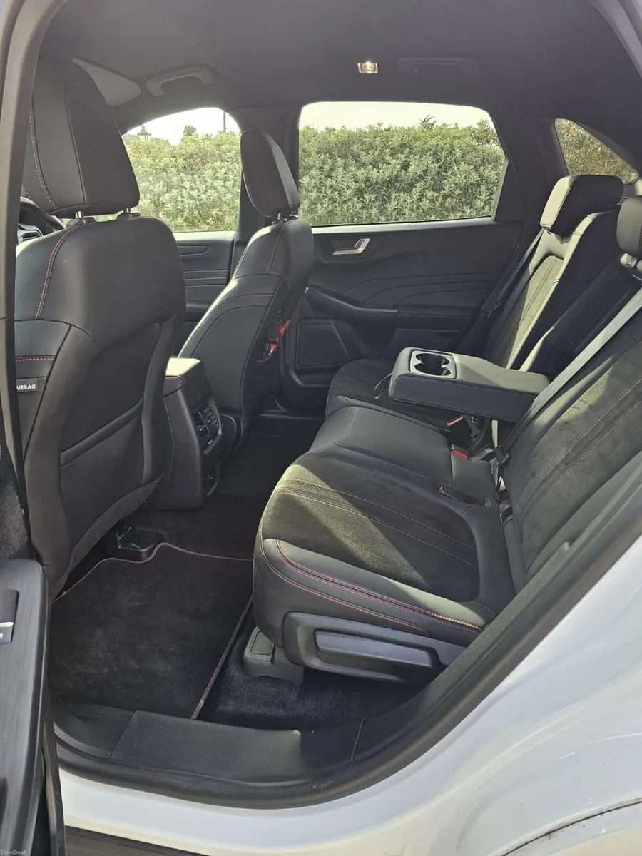 242 D Ford Kuga 2.5L Sti X PHEV 1 Owner - Image 4