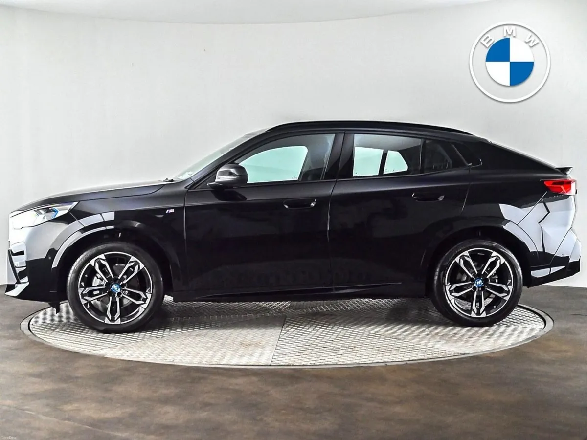 BMW iX2 eDrive20 M Sport - Image 3