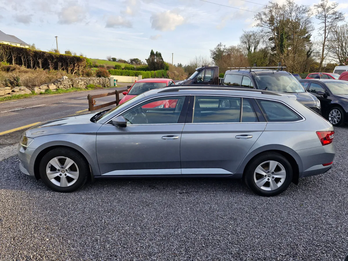 Skoda Superb 2016 - Image 2