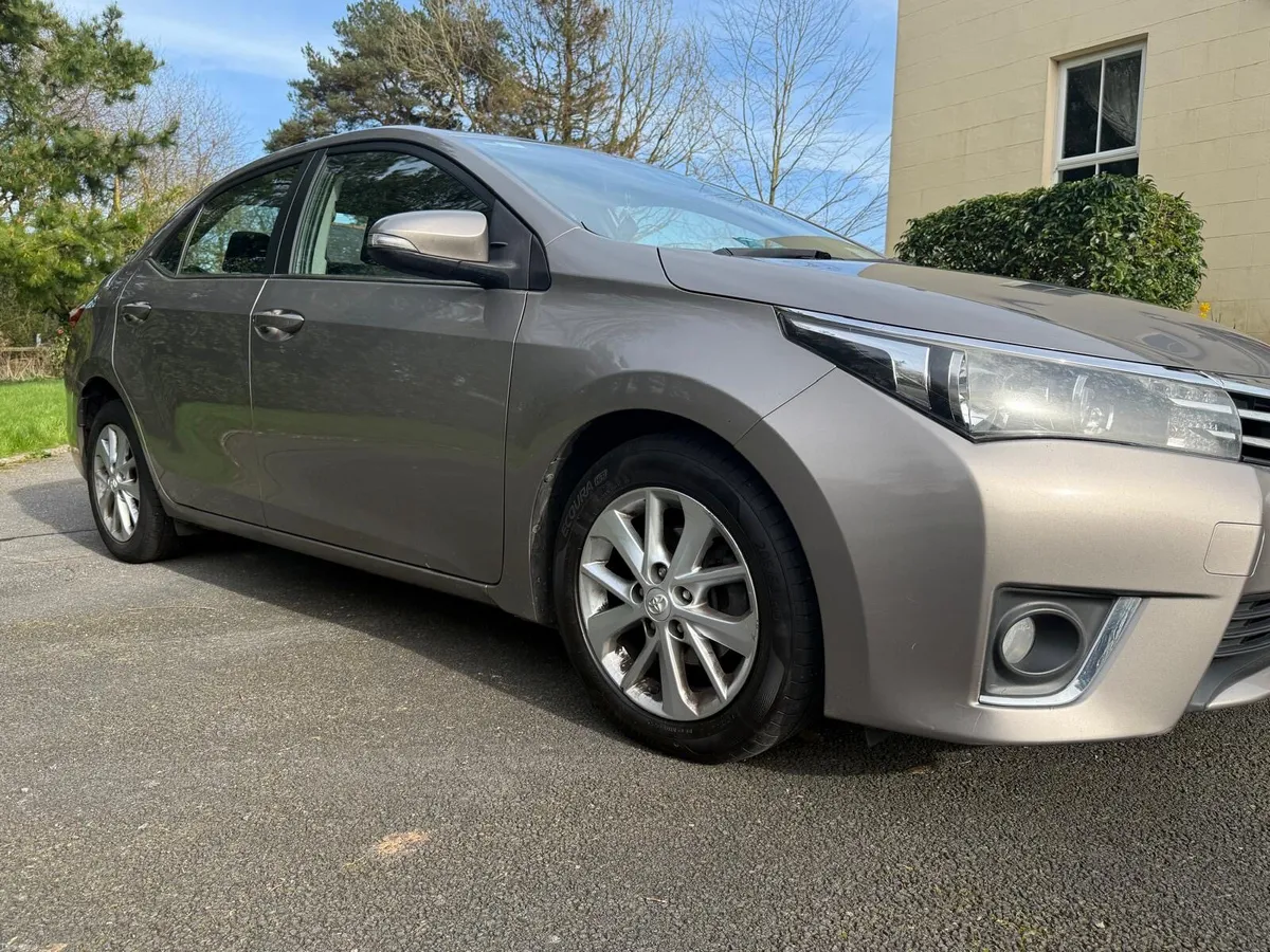 2016 Toyota Corolla Luna 226,000 KM 1.4 Diesel - Image 2