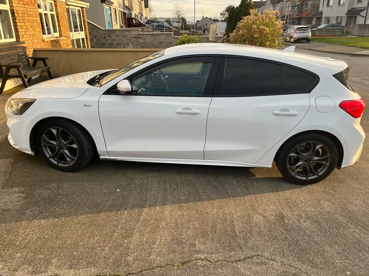Ford Focus - Image 2