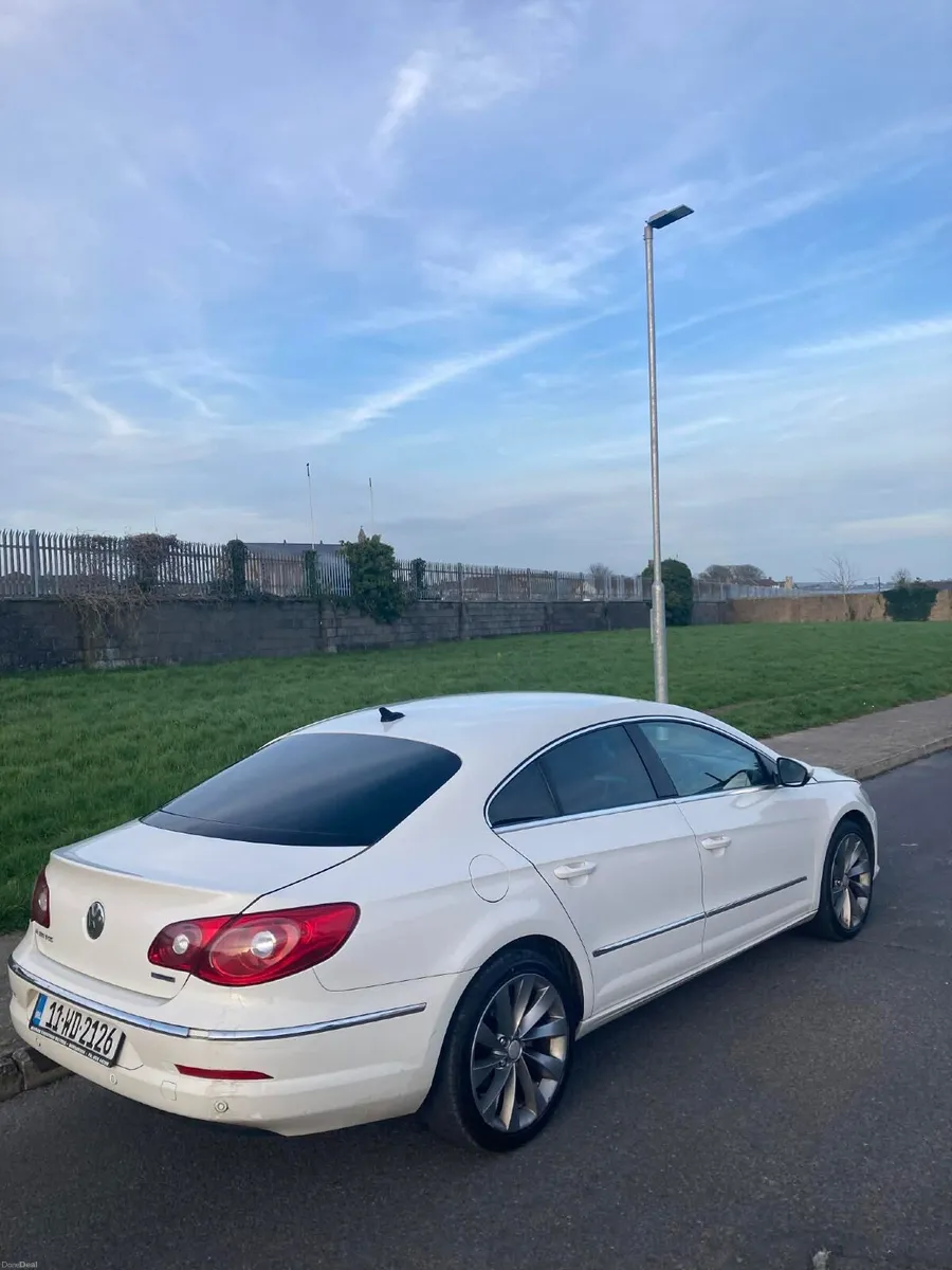 Volkswagen Passat 2011 - Image 4