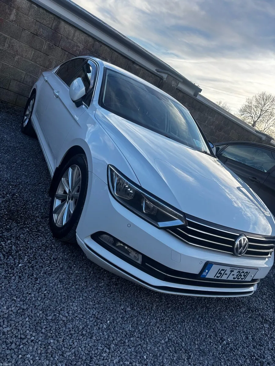 2015 Volkswagen Passat 2.0 TDI Highline BlueMotion - Image 1