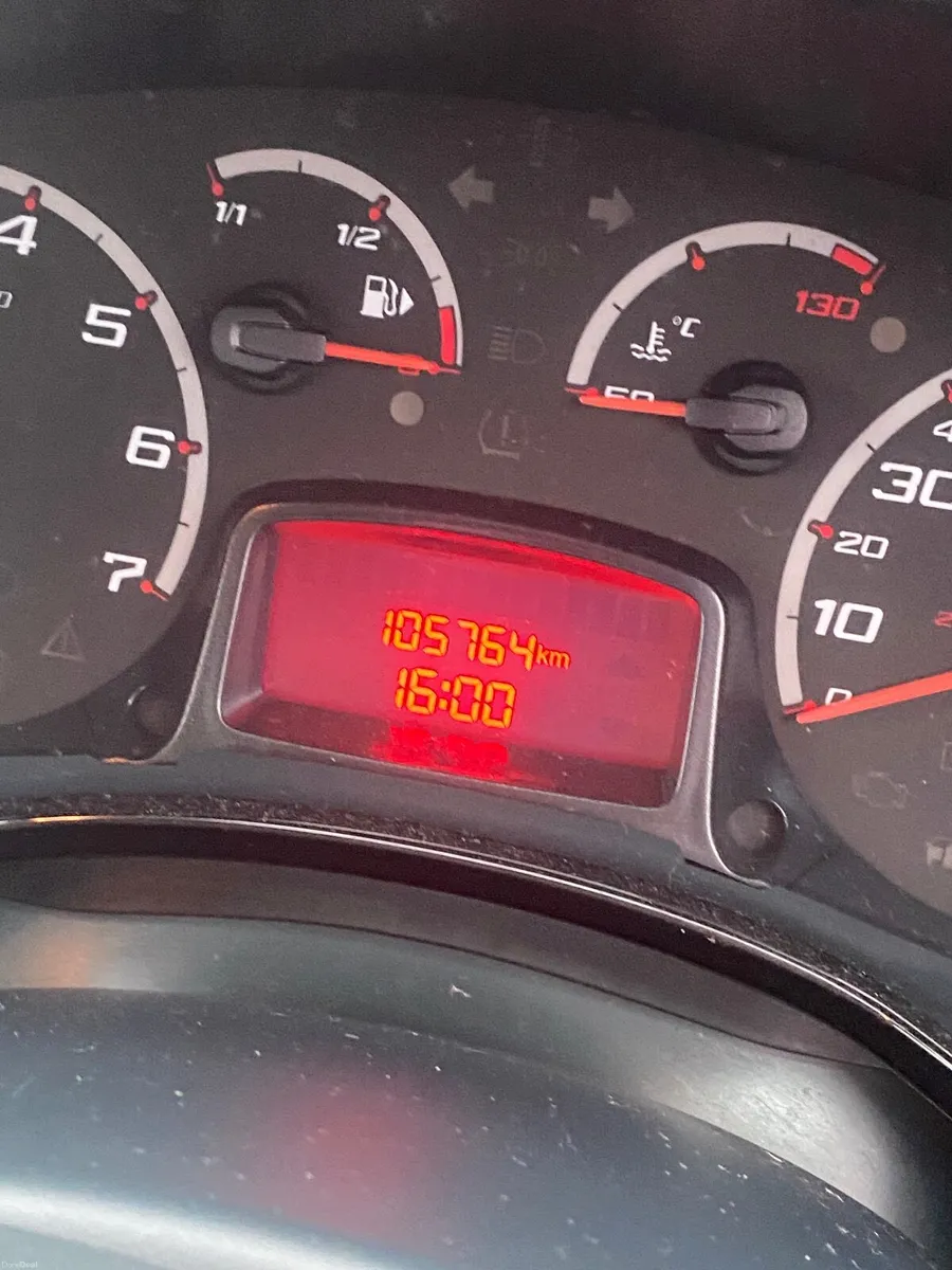 Ford KA 2015 - Image 2