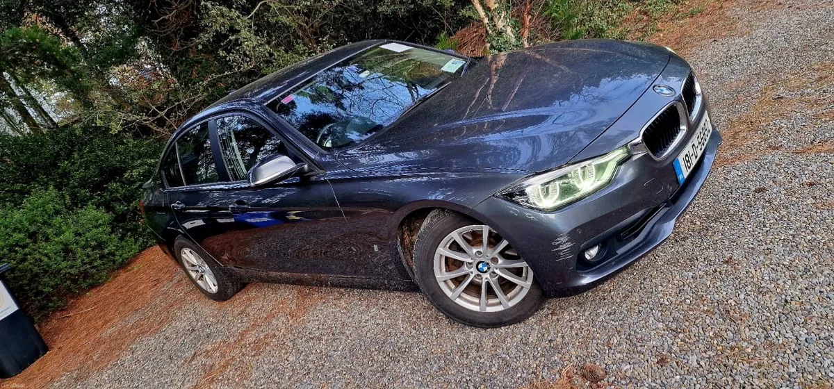 BMW 3-Series 2018 - Image 4