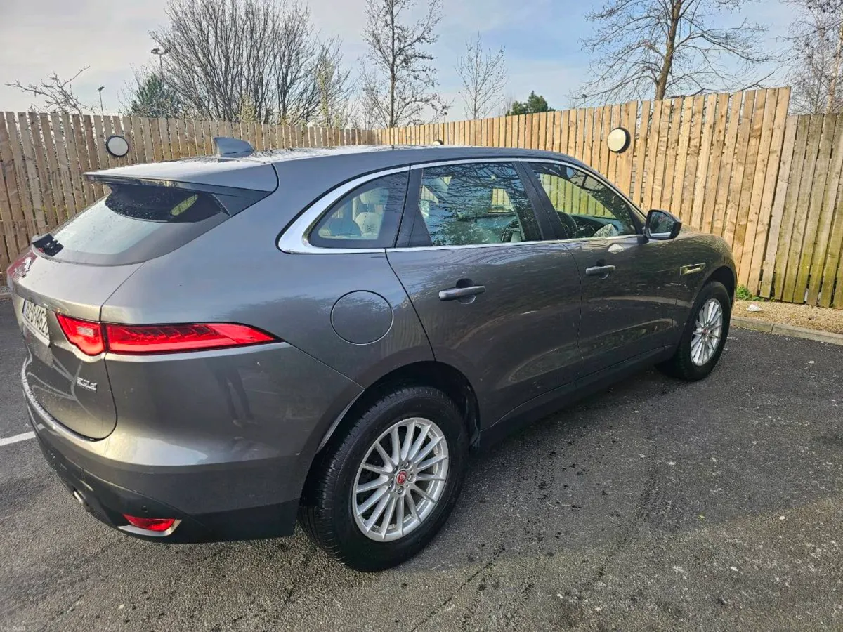 JAGUAR F-PACE SUV 3.0 LITER DIESEL - Image 2