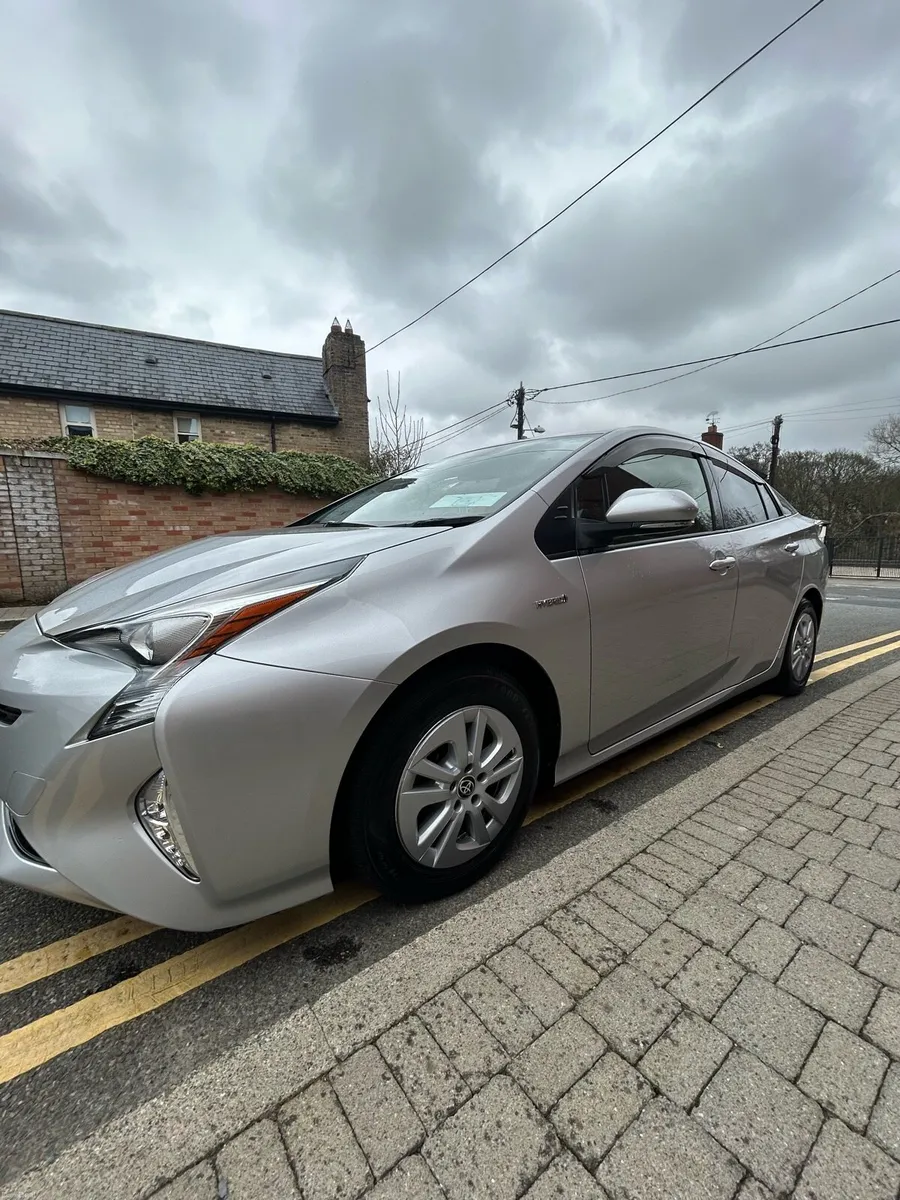 182 Toyota Prius - Image 4