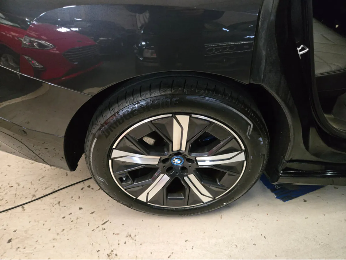 BMW iX XDRIVE40 M SPORT/// STUNNING LOW MILEAGE EX - Image 4