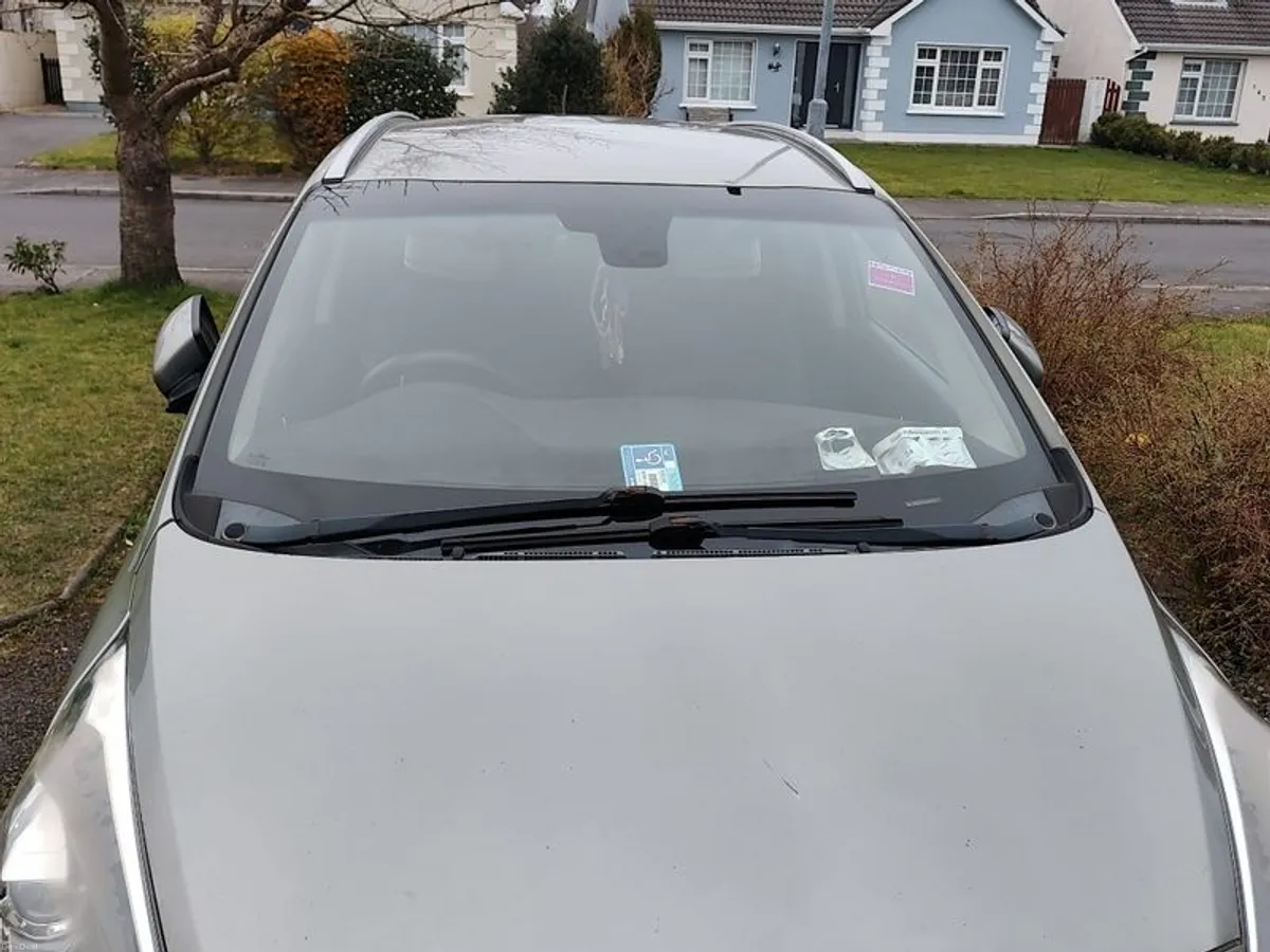 2015 Kia Carens - Image 2