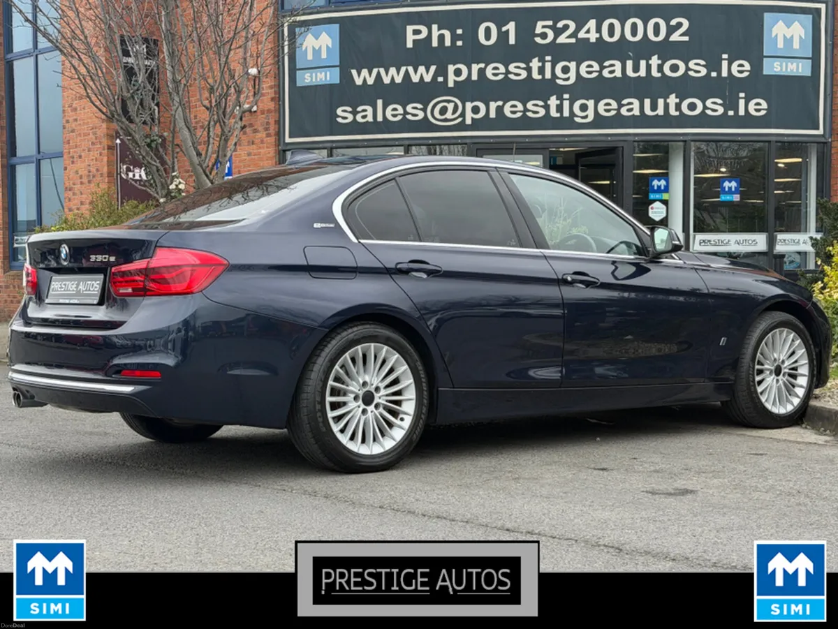 BMW 3-Series 330 E LUXURY MODEL ONLY 23000 KLM *CA - Image 4