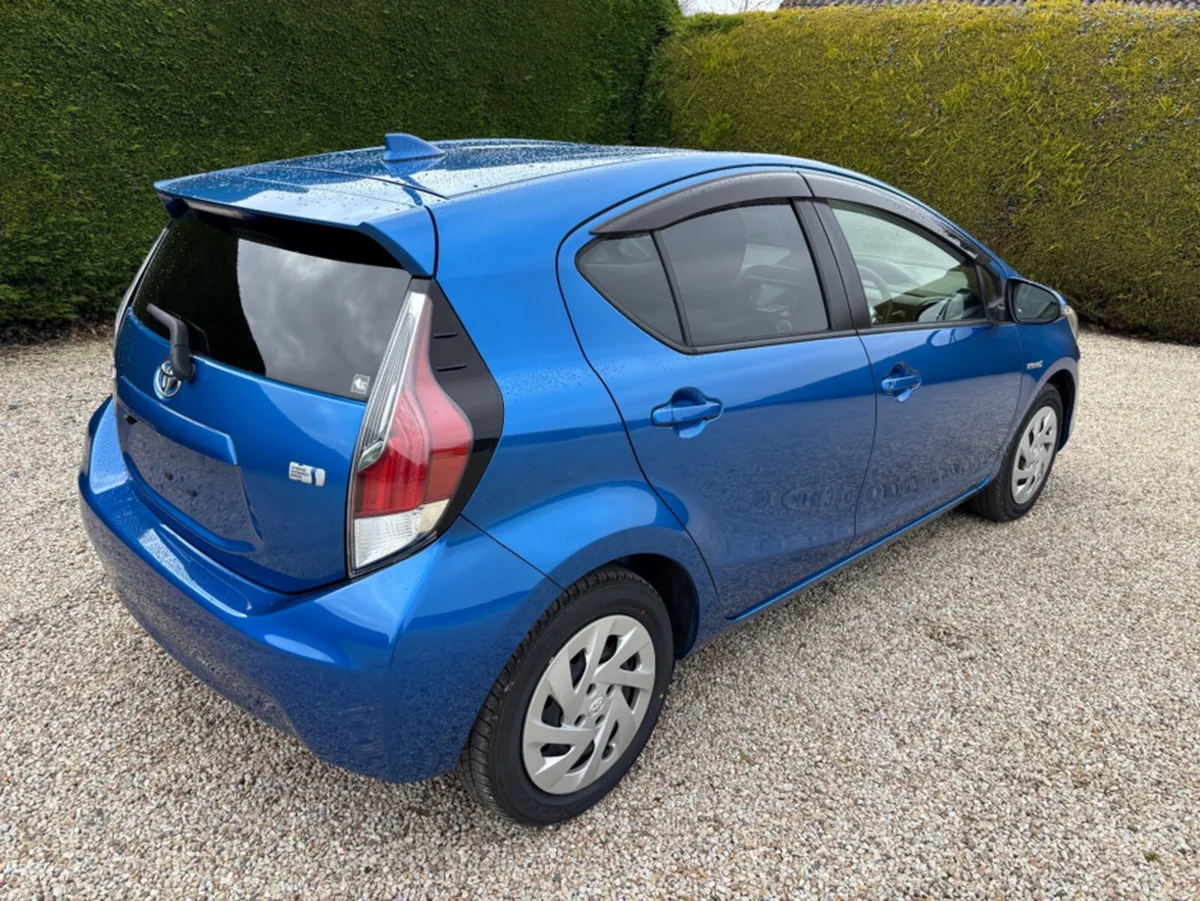 Toyota Aqua NHP10 162D41027 - Image 3