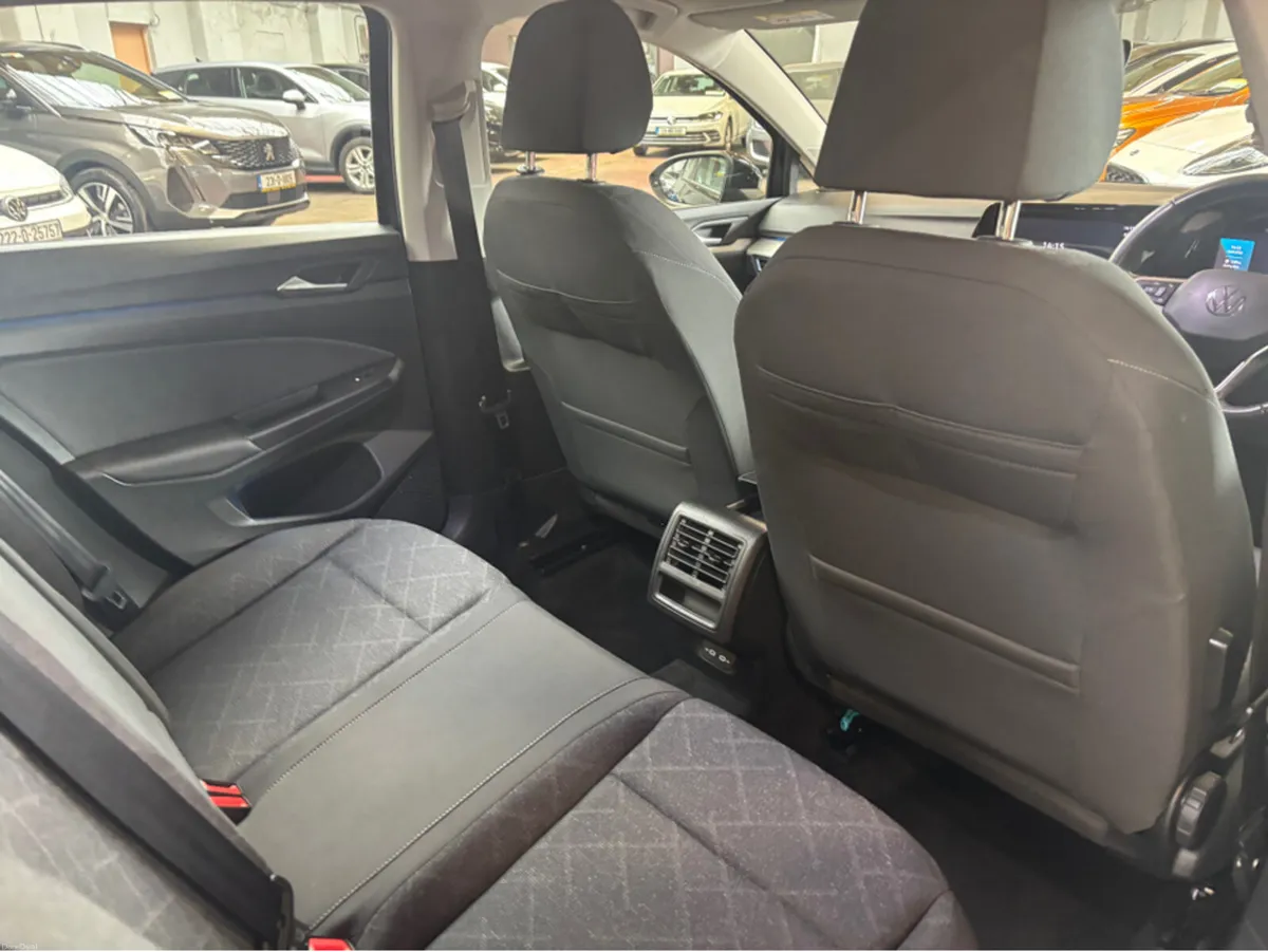 Volkswagen Golf 1.0 LIFE TSI MHE MHEV 110HP 5 - Image 4