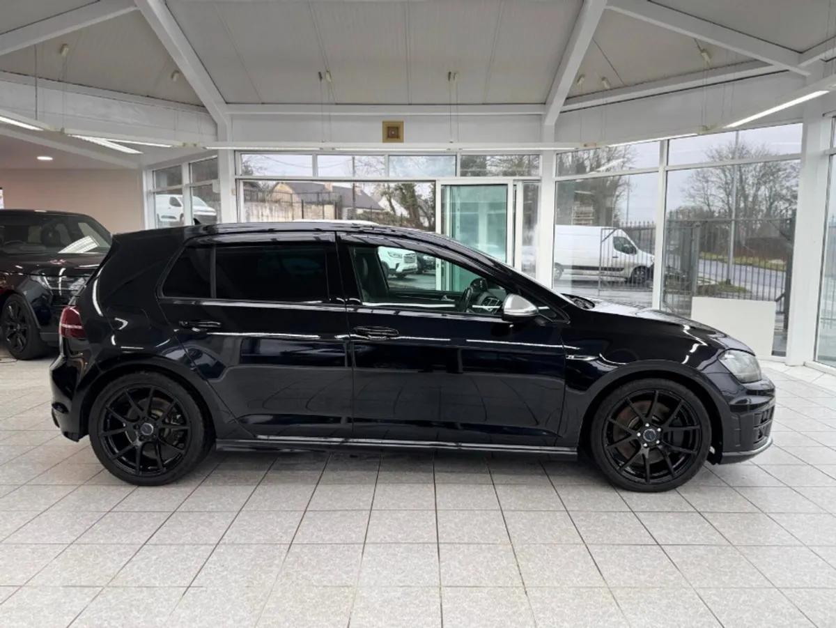 Volkswagen Golf R 2.0 TSI - Image 4