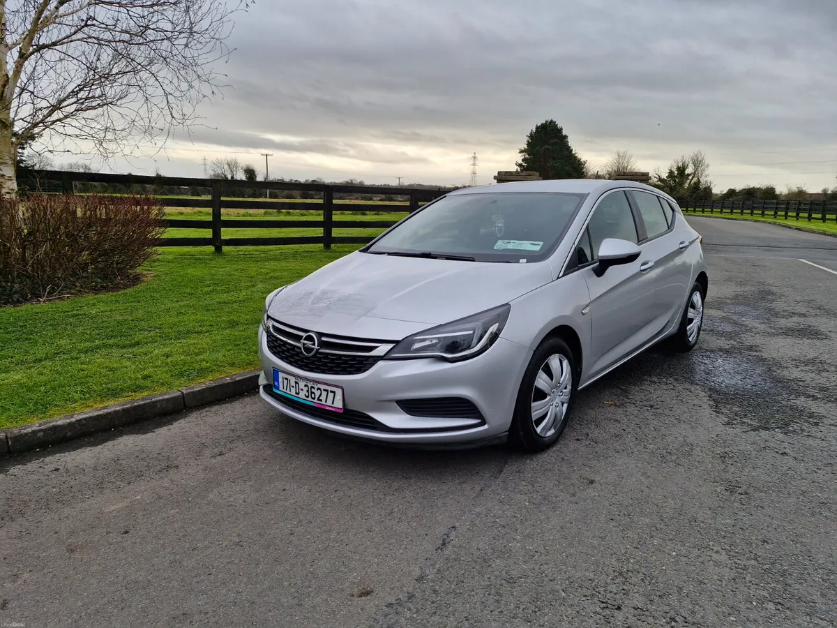 Opel Astra Diesel Automatic (NCT AND TAXED)!!! - Image 2