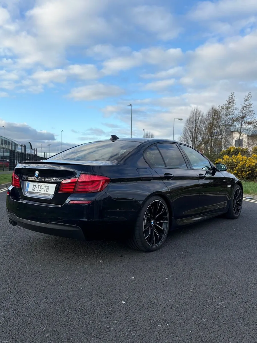 BMW 520d - Image 2