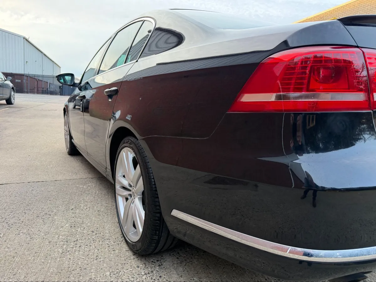 Volkswagen Passat 2014 - Image 2