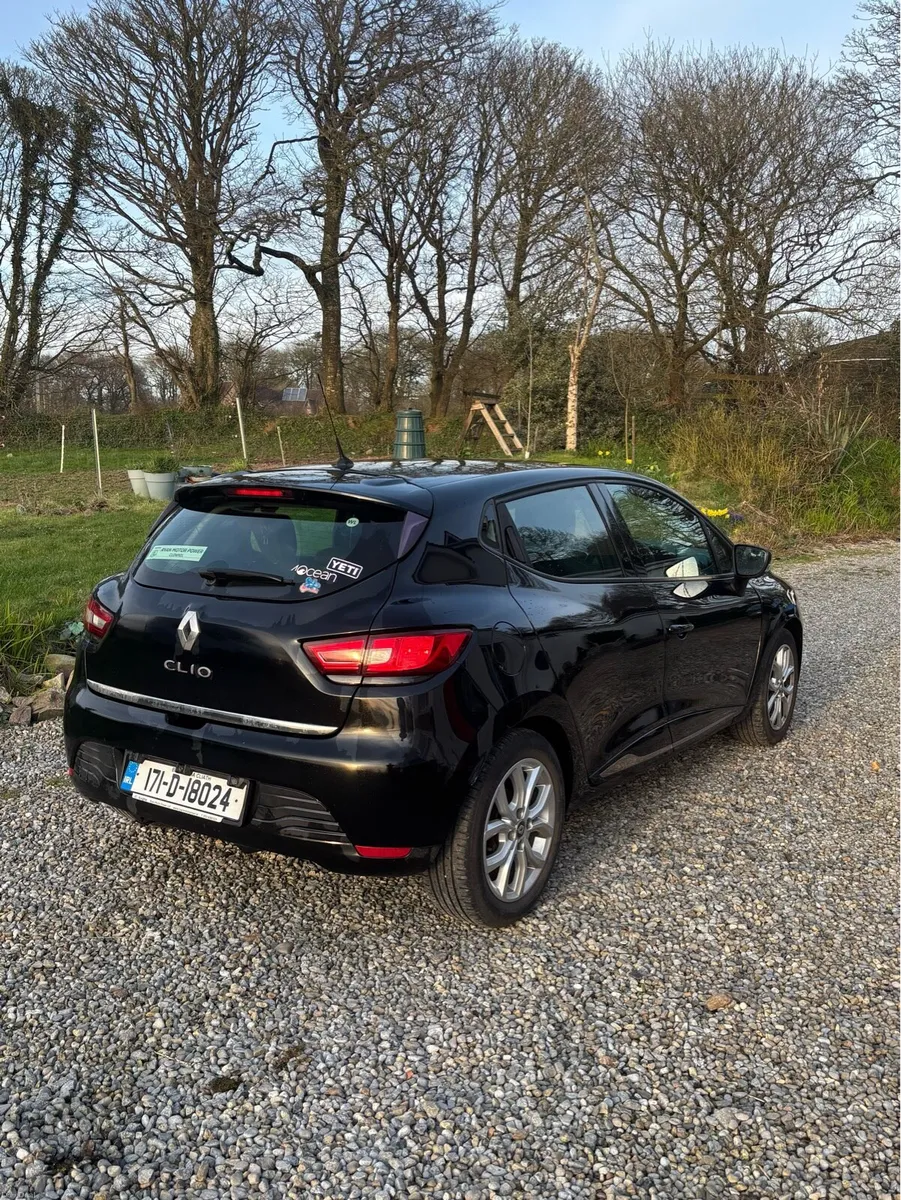 **Low Mileage** Renault Clio - Image 3