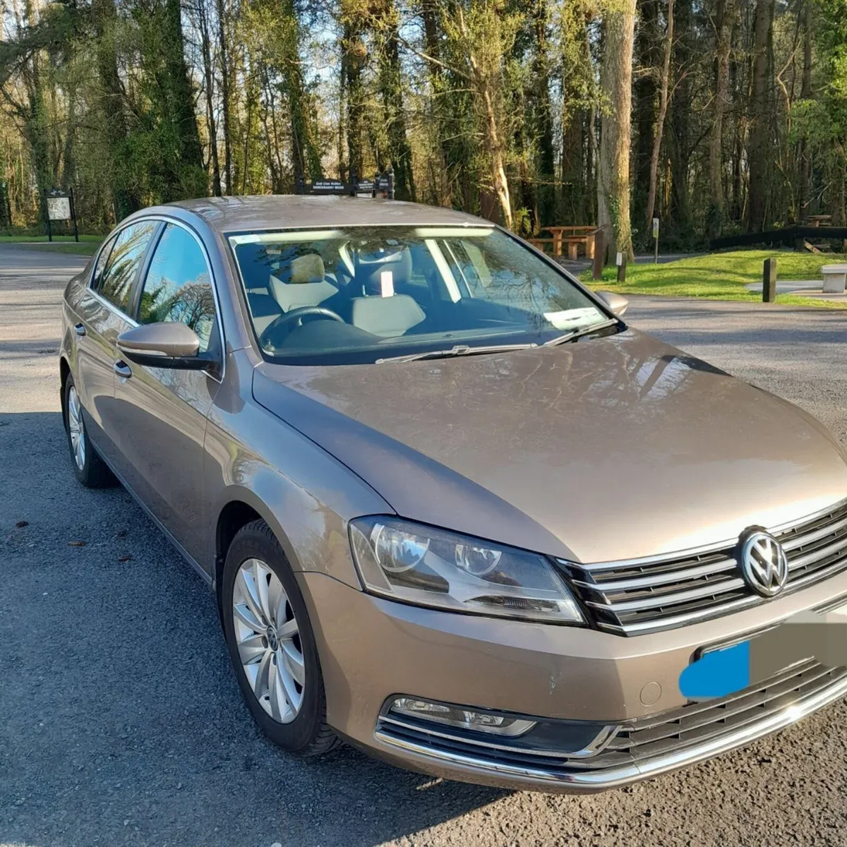 Volkswagen Passat 2012 - Image 2