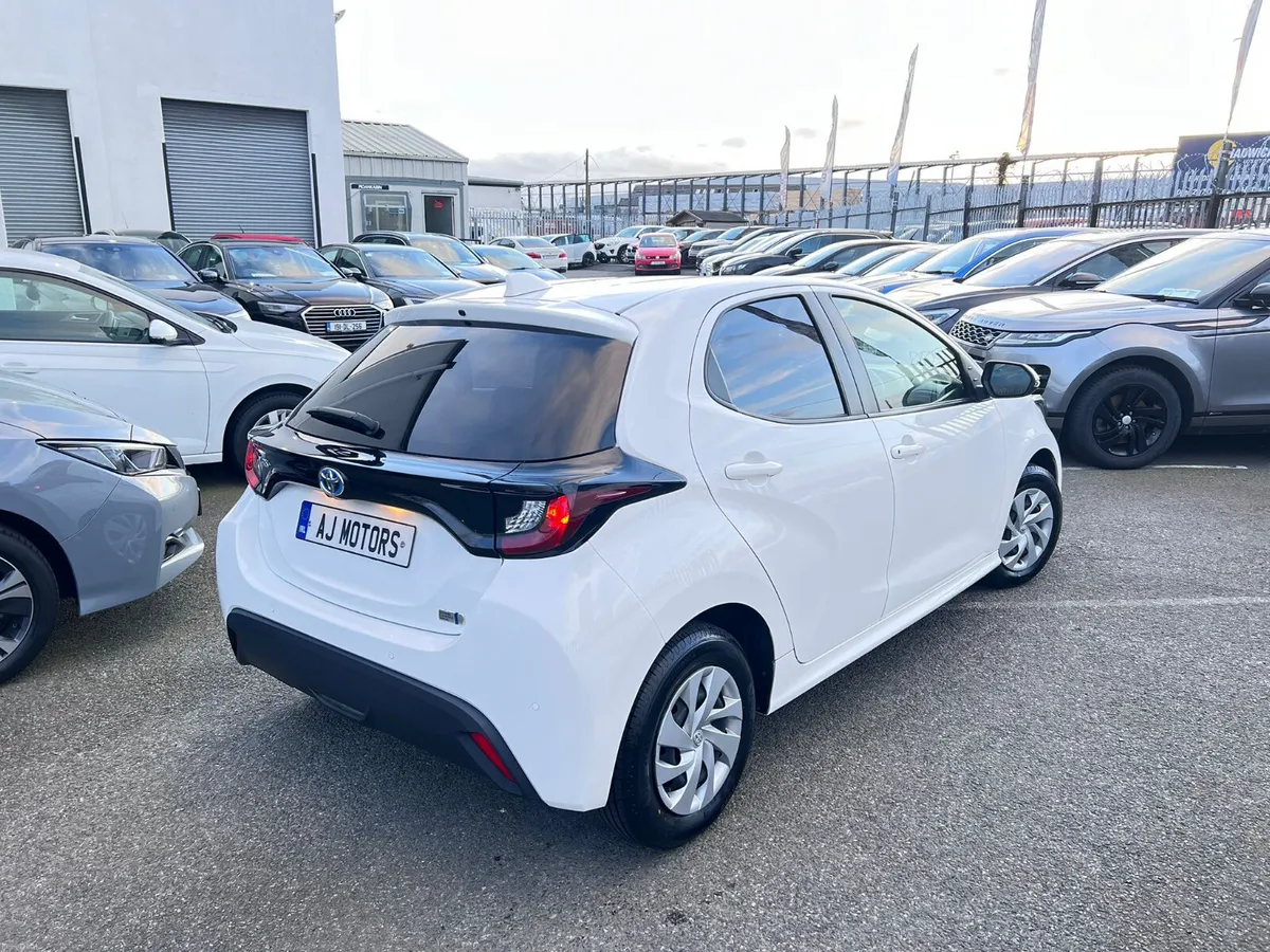 2020 TOYOTA YARIS 1.5 HYBRID - Image 4