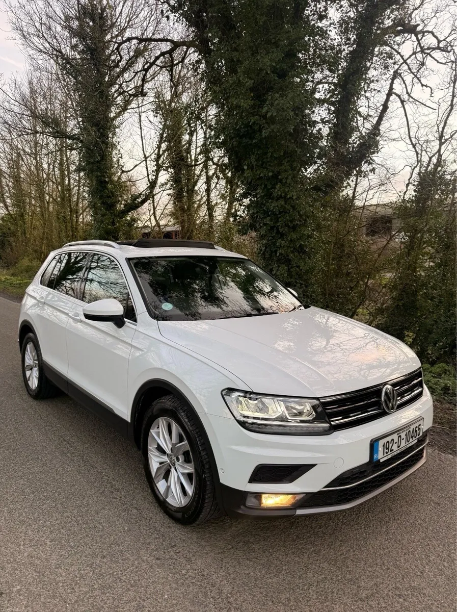 2019 Volkswagen Tiguan HighLine Panoramic Roof - Image 1