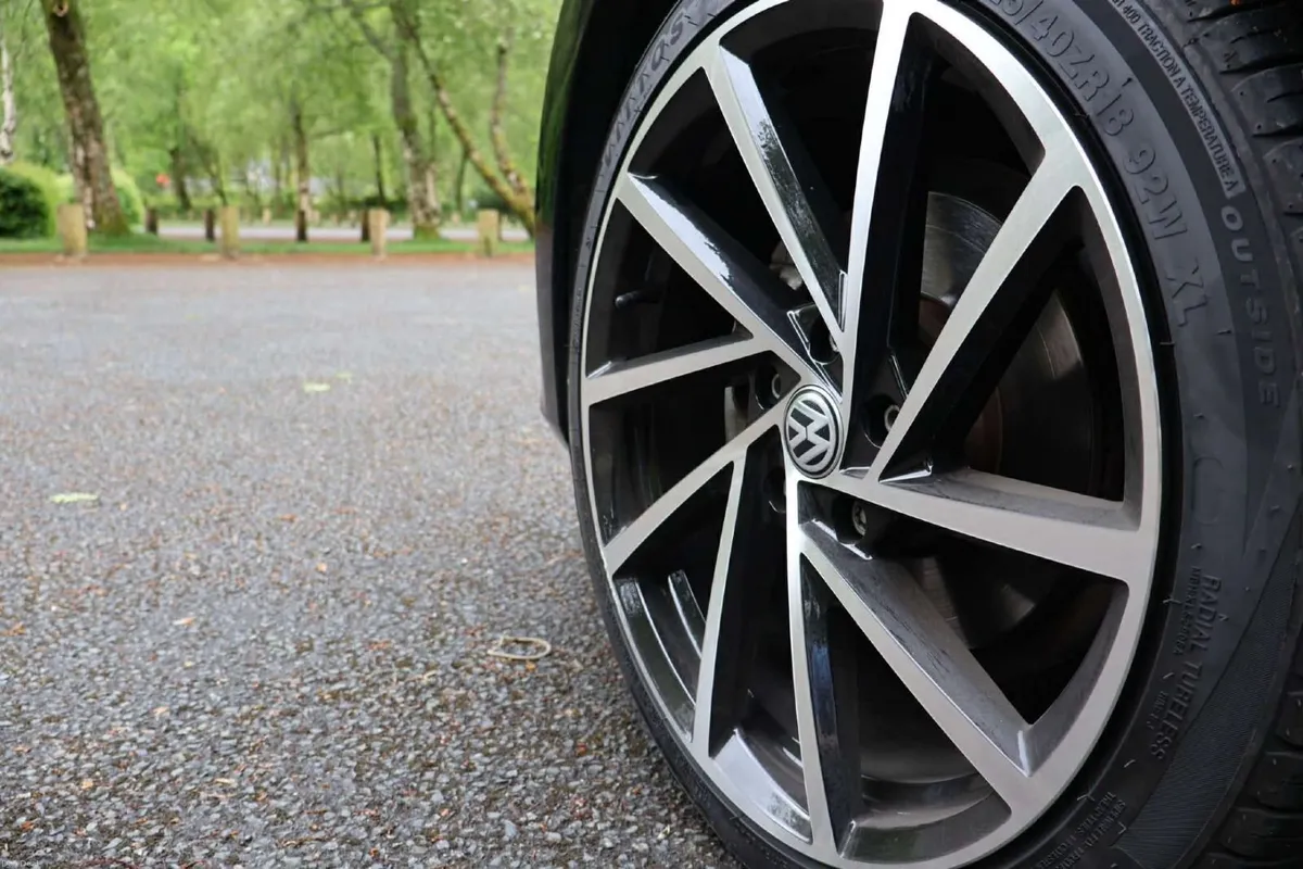 Volkswagen Golf 2014 - Image 4