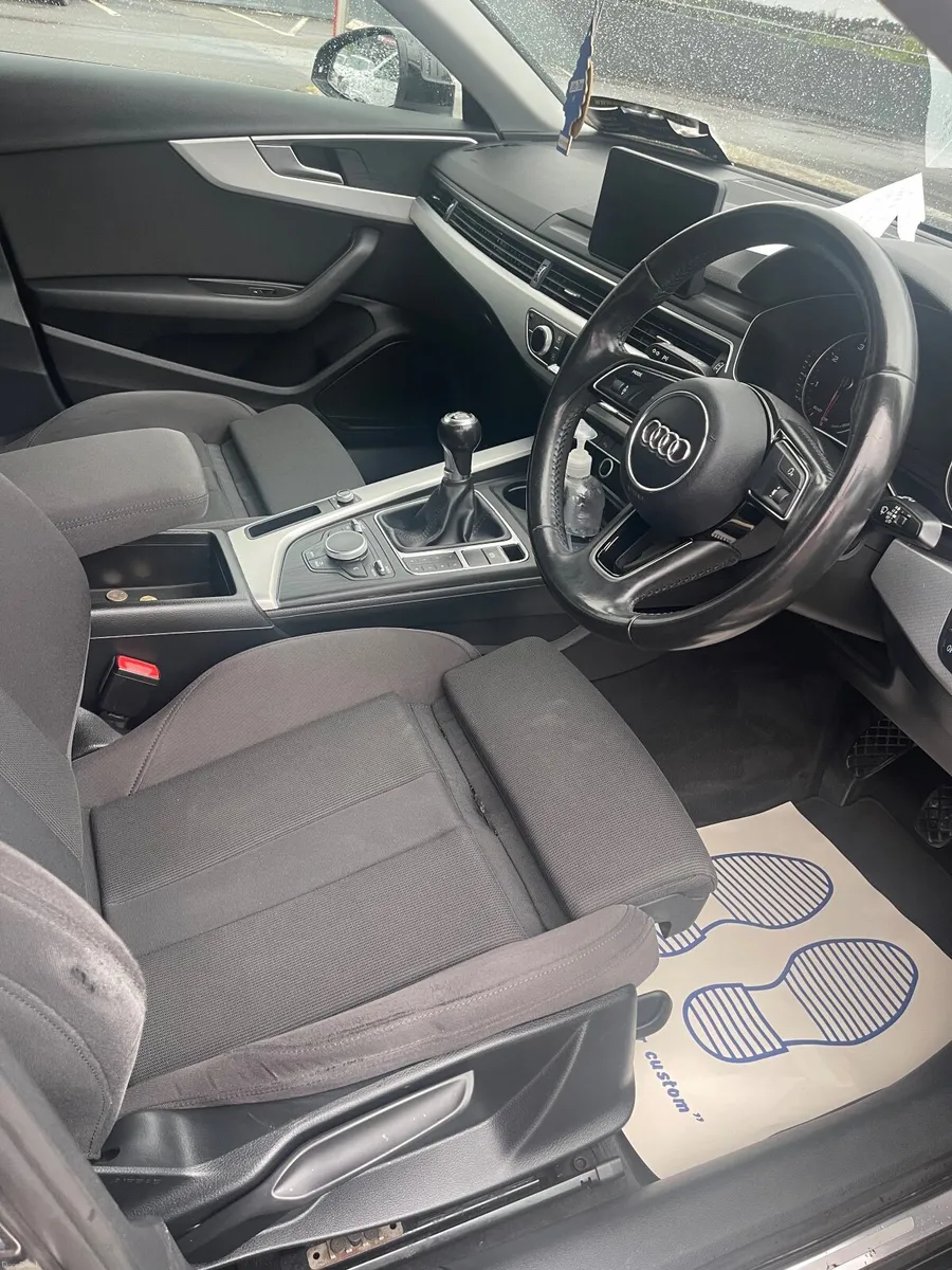 2017 A4 Audi - Image 3