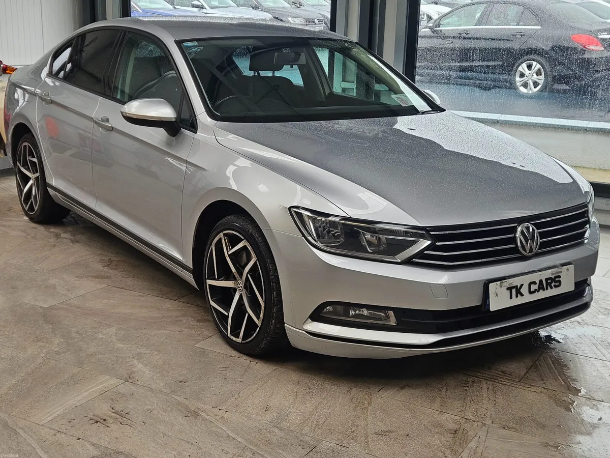 18 VOLKSWAGEN PASSAT TRENDLINE AUTOMATIC - Image 1