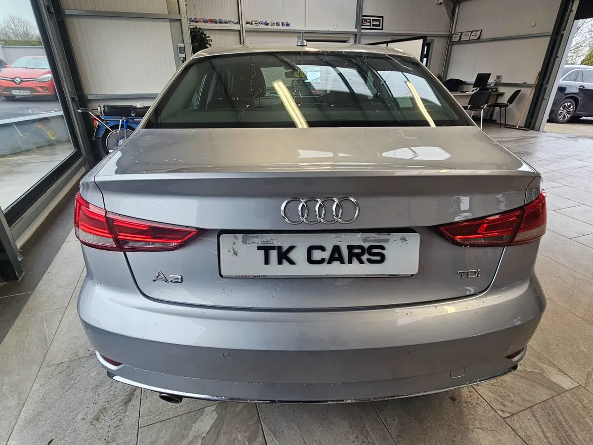 17 AUDI A3 LIMOUSINE SE EDITION SALOON - Image 4