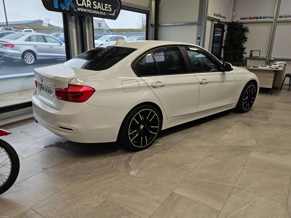 18 BMW 320 D F30 SE PLUS - Image 3