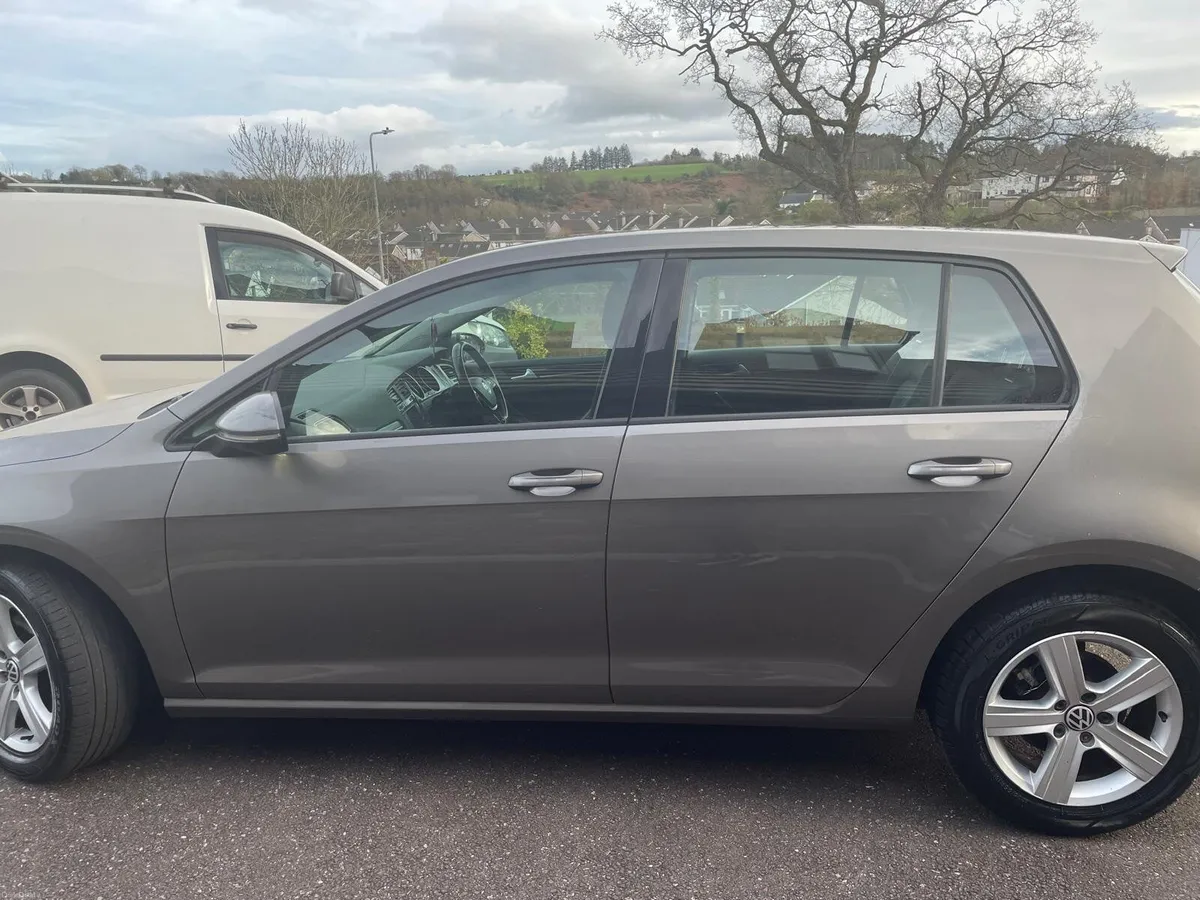 Volkswagen Golf 2013 - Image 2