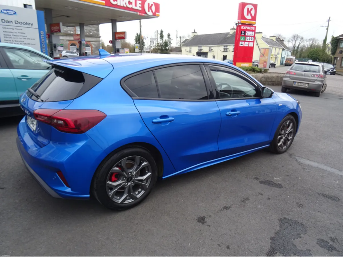 Ford Focus ST-LINE 1.0T 125 M6 FWD 4DR - Image 5