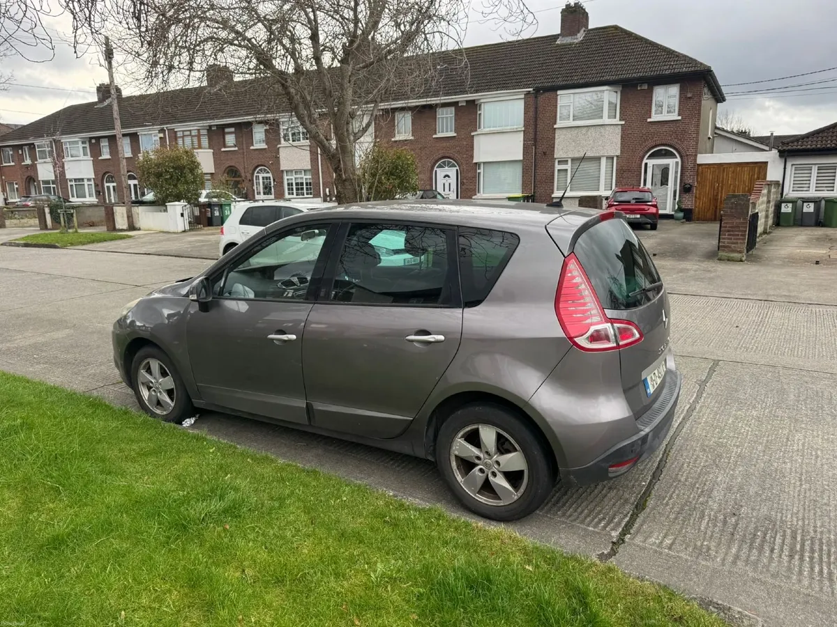 Renault Scenic 2011 - Image 2
