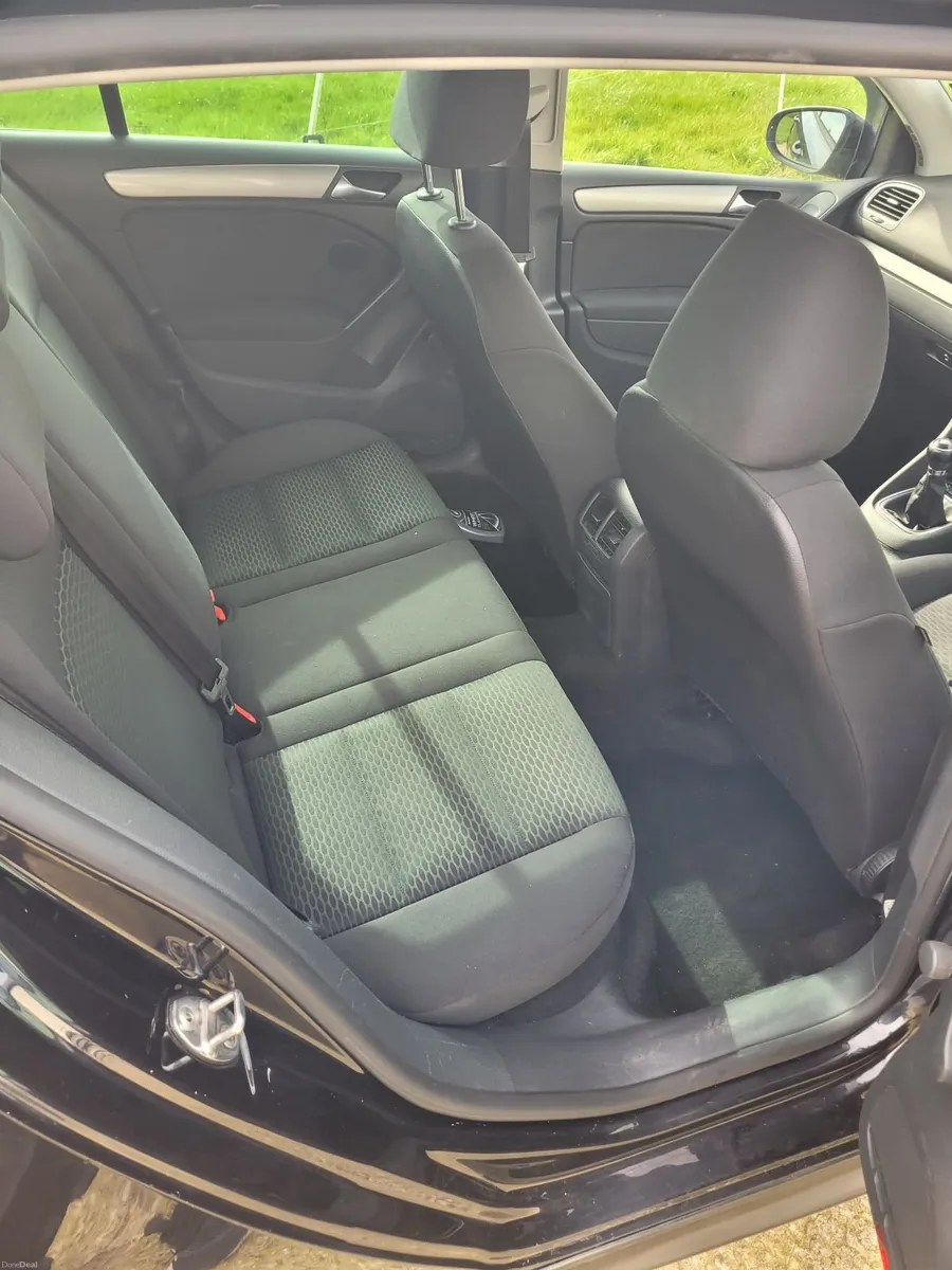 Volkswagen Golf 2012 - Image 2